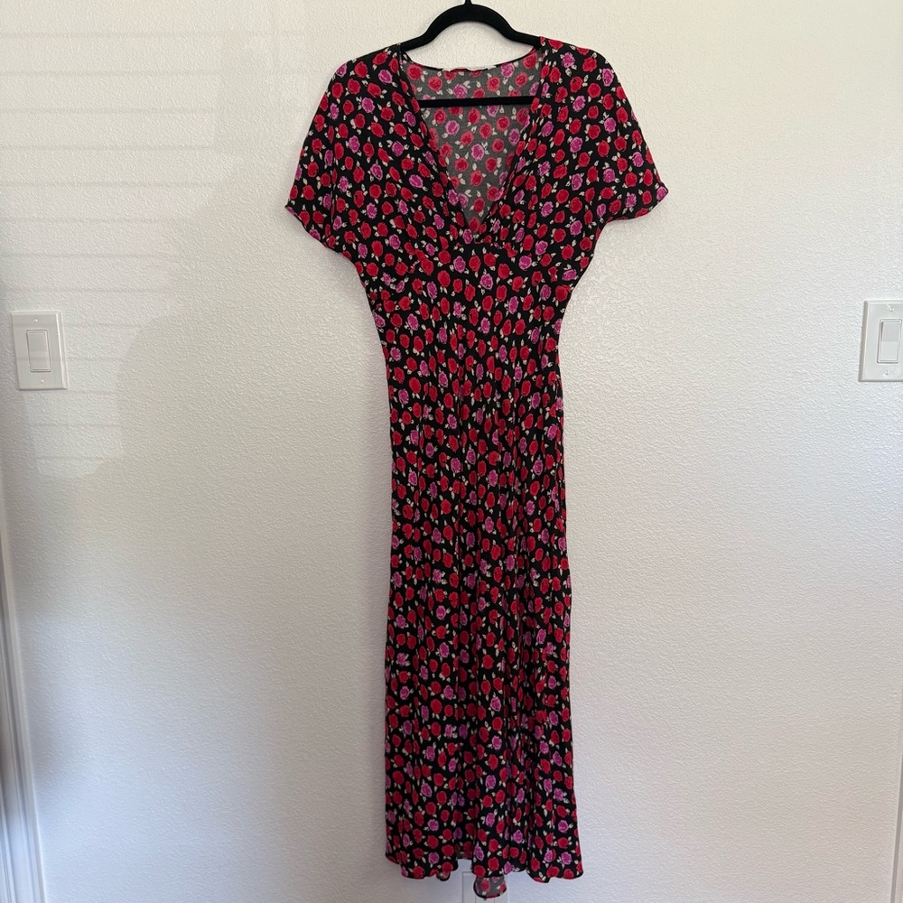 Zara V Neck Floral Maxi Dress in Pink Red Black Medium - Picture 2 of 7